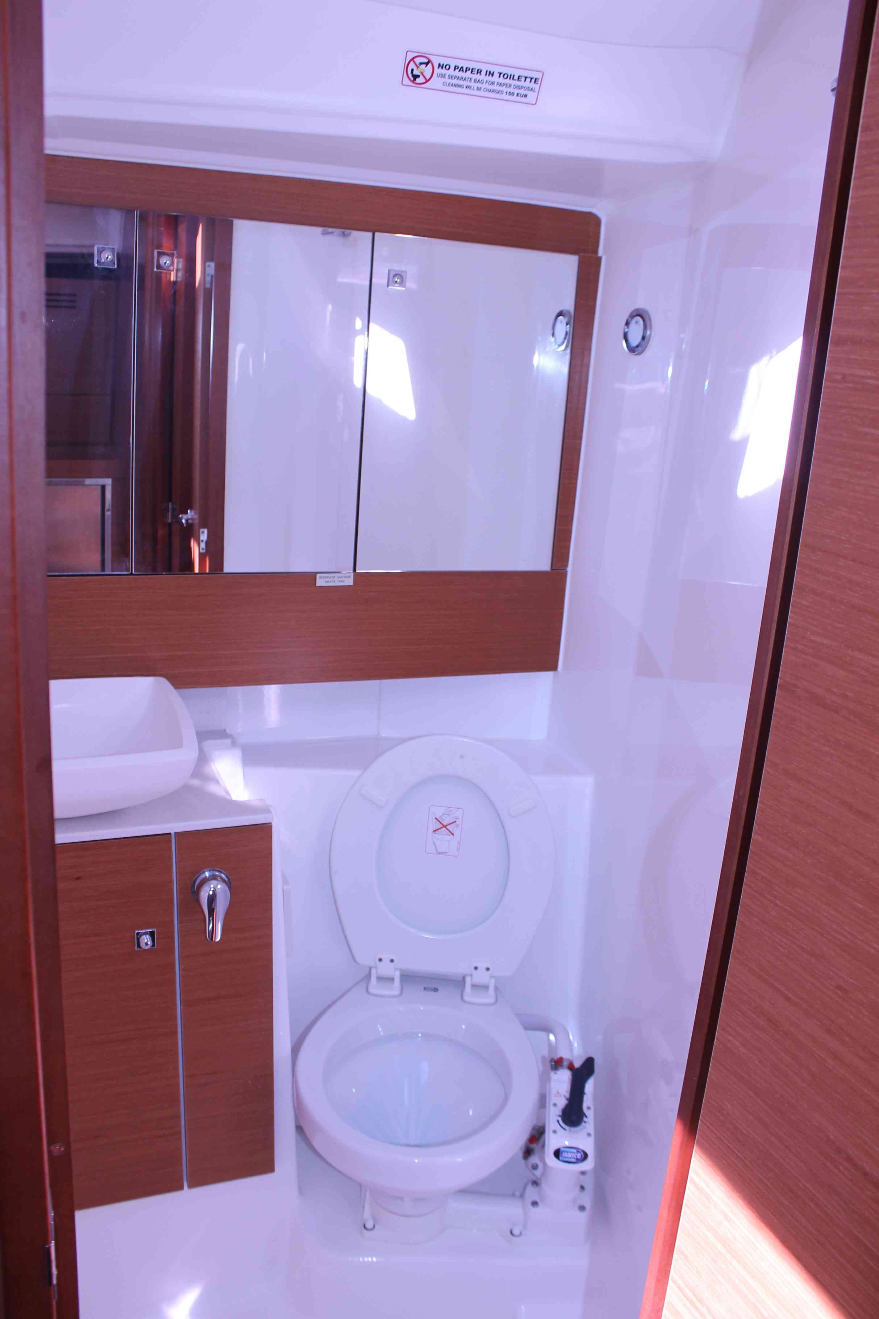 Dufour 430 - photo 17