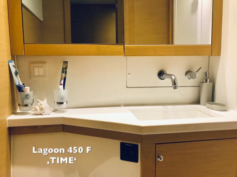 Lagoon 450 - photo 12