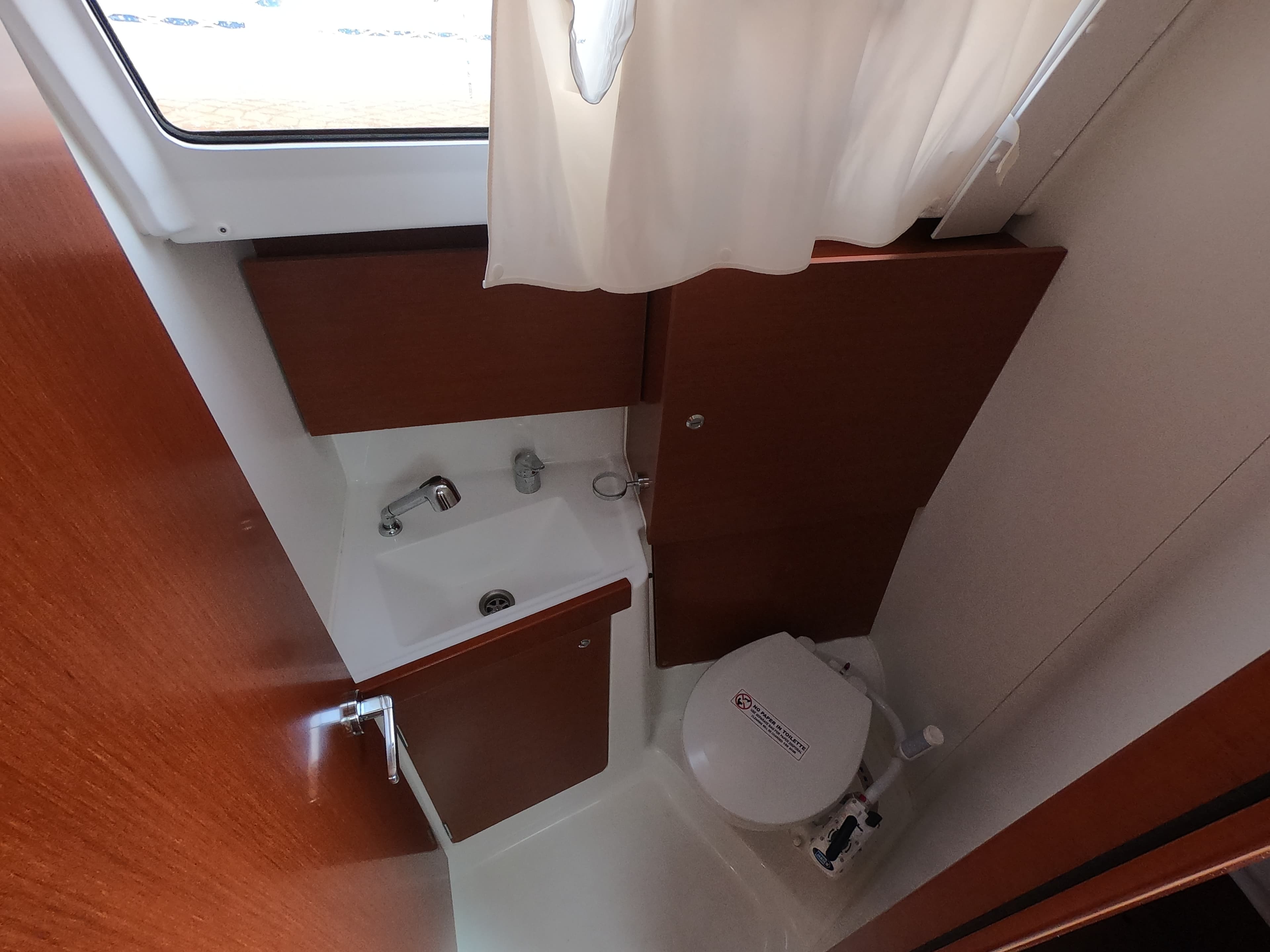 Oceanis 35.1 - photo 10