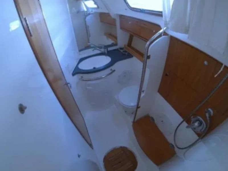 Bavaria 42 Cruiser - photo 8