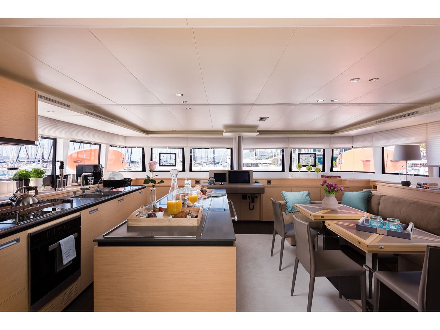 Lagoon 620 - photo 4