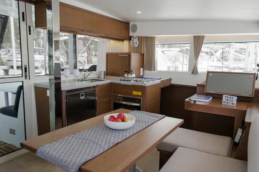 Lagoon 40 - photo 12