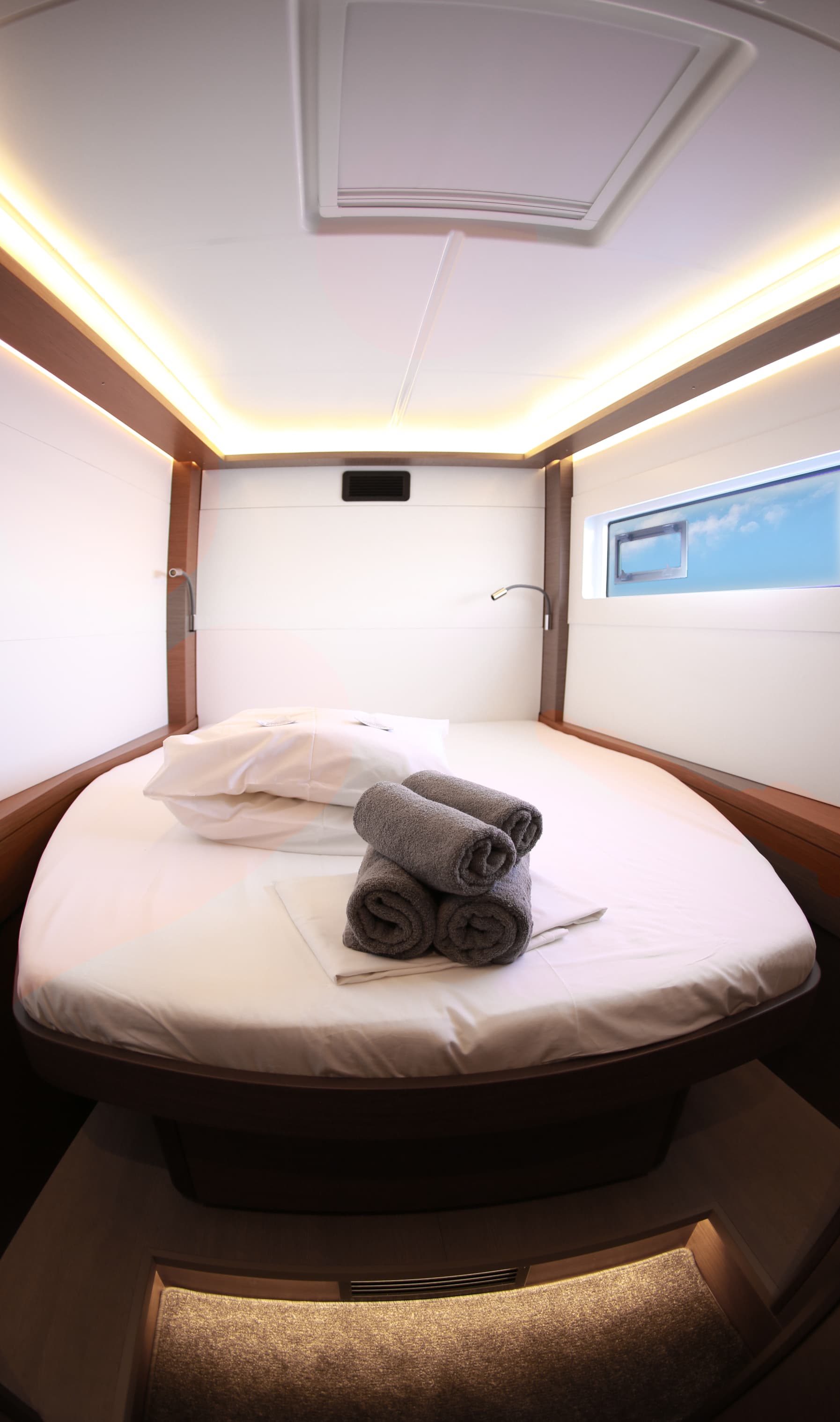 Lagoon 46  - photo 7