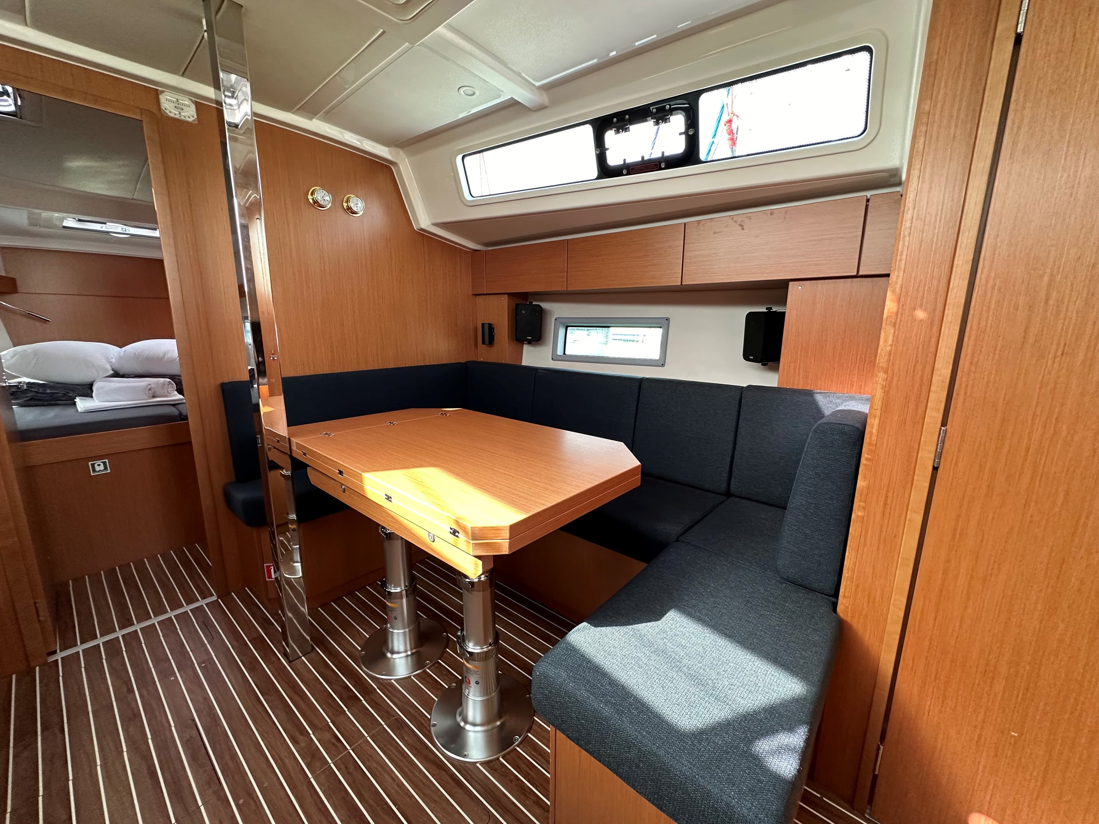 Bavaria C38 - photo 13