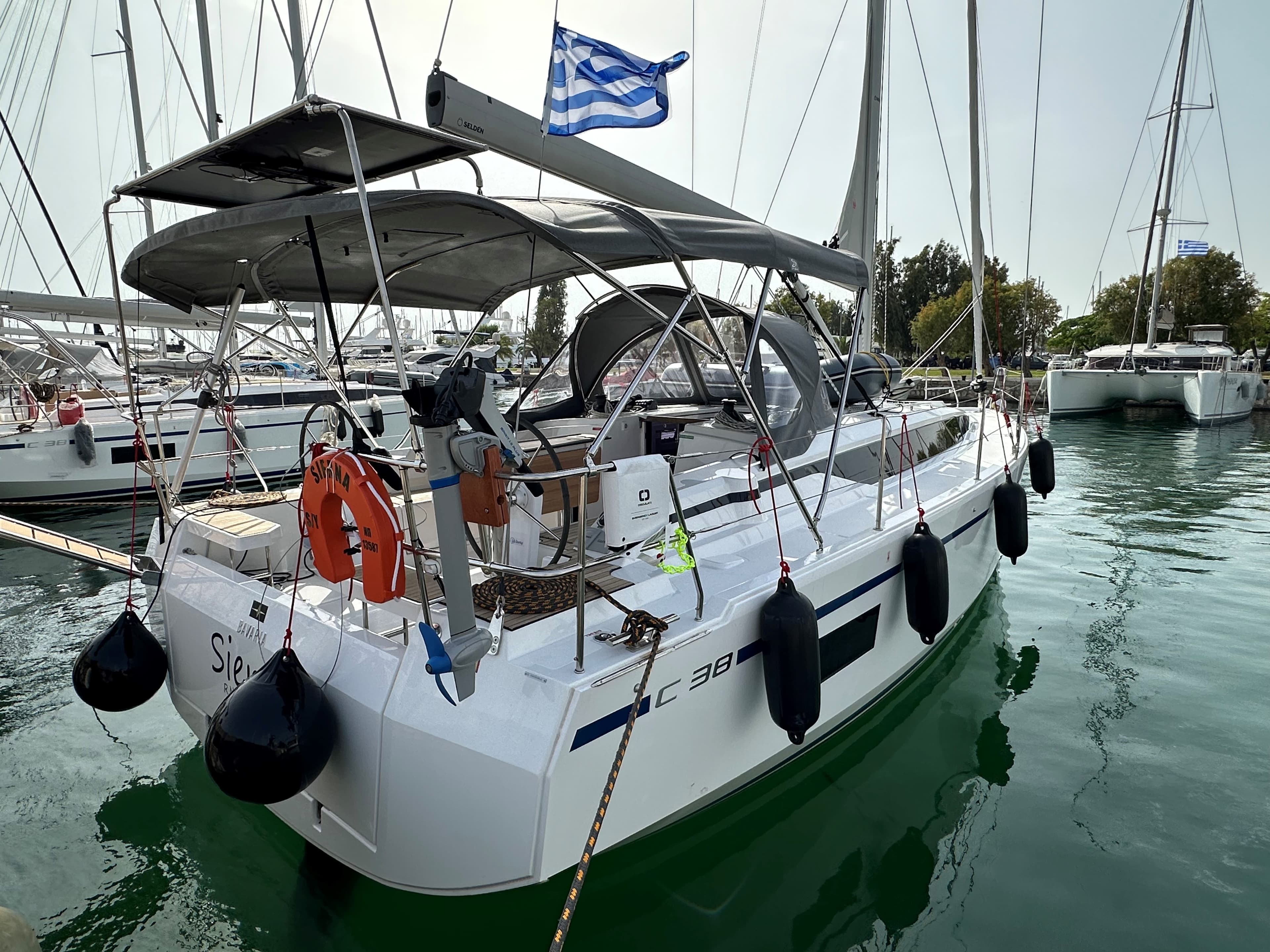 Bavaria C38 - photo 4