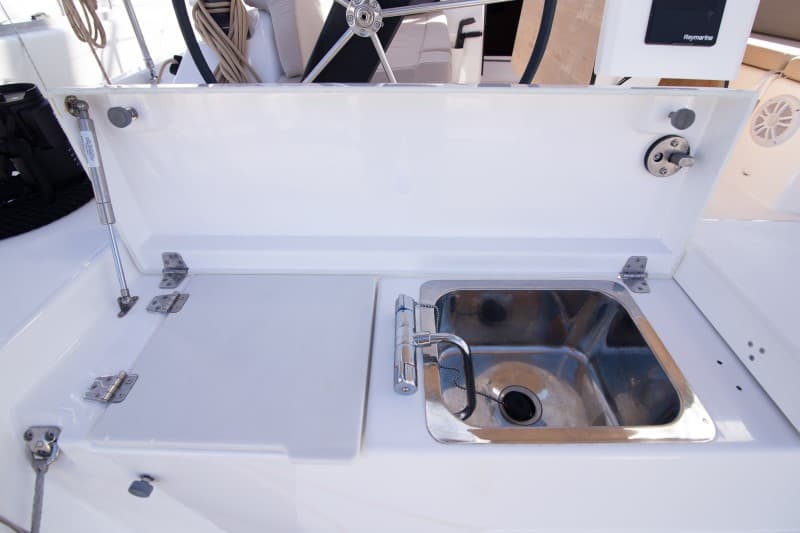 Dufour 390 Grand Large - photo 25