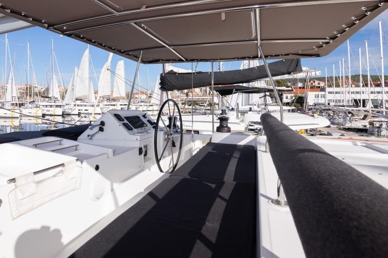 Lagoon 450 - photo 10