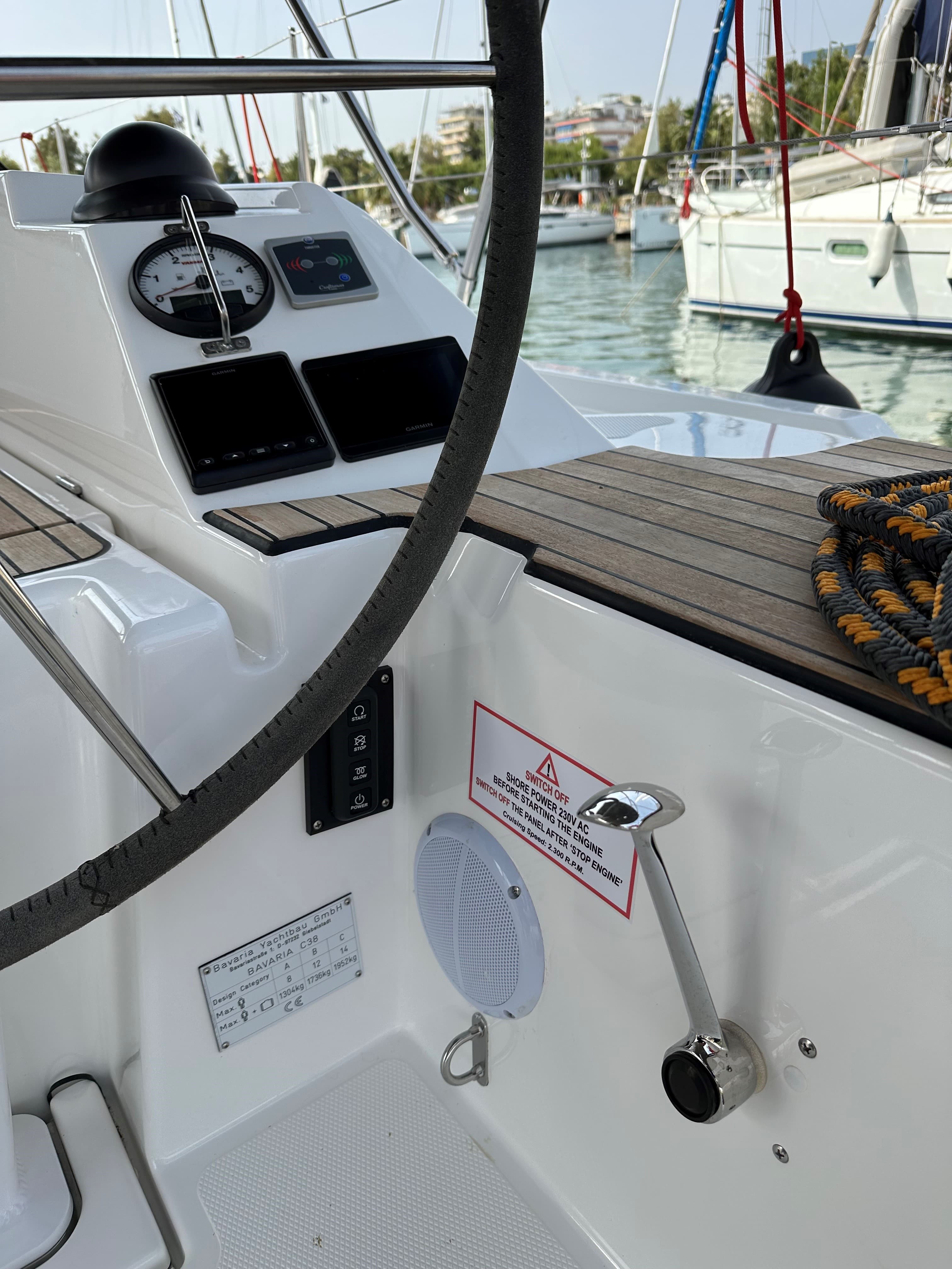 Bavaria C38 - photo 13