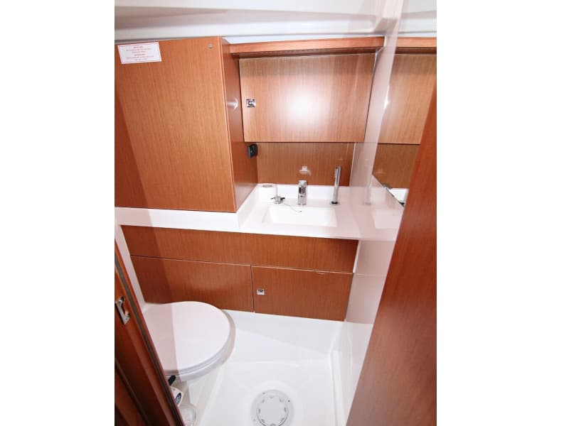 Bavaria C45 - photo 11