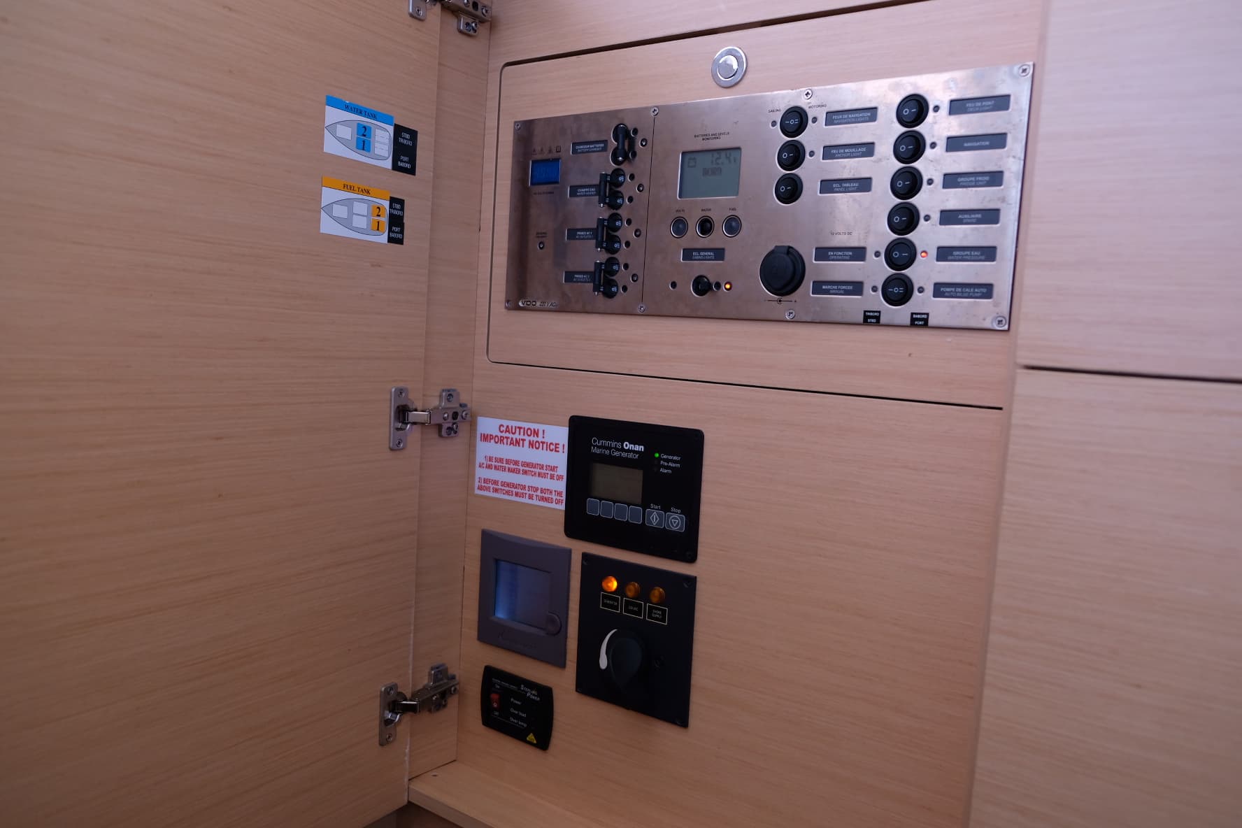 Lagoon 450 Fly - photo 17