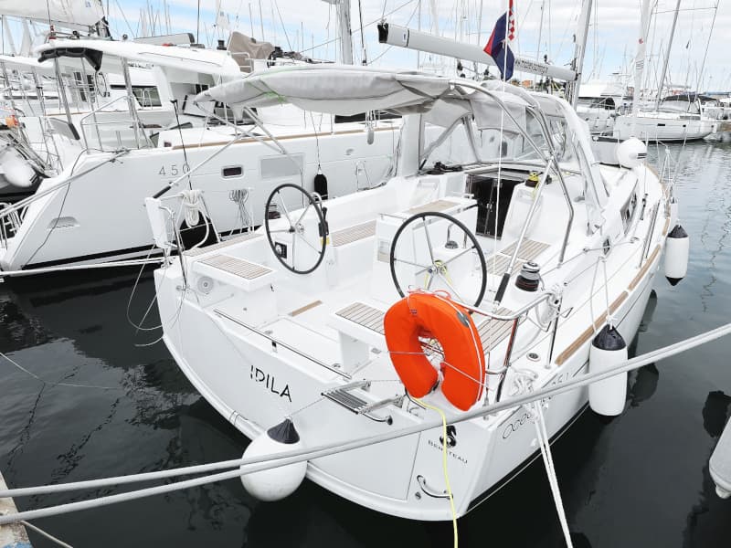 Oceanis 35.1 - photo 29