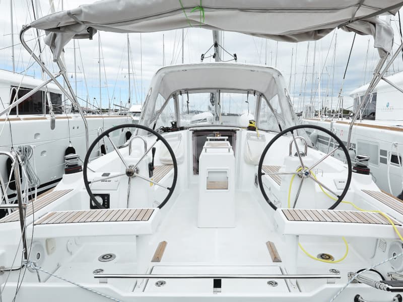 Oceanis 35.1 - photo 12