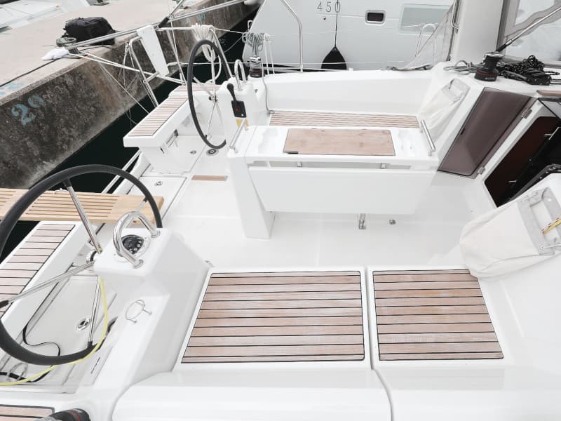 Oceanis 35.1 - photo 43