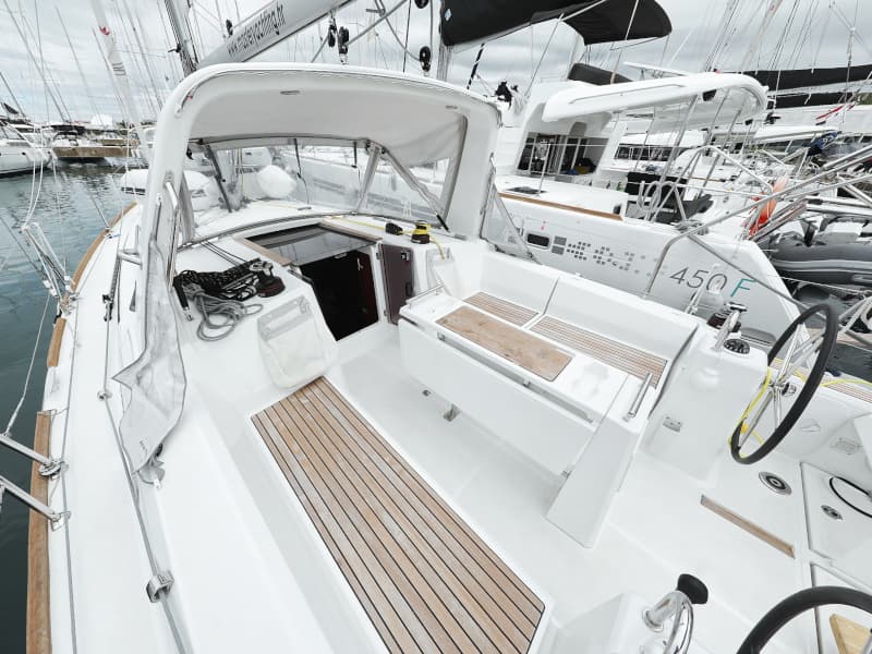 Oceanis 35.1 - photo 11