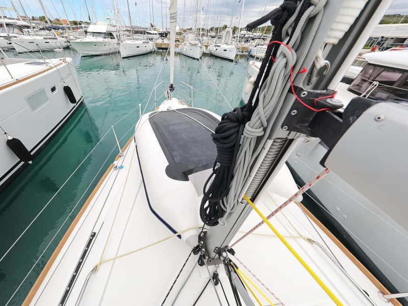 Oceanis 35.1 - photo 18