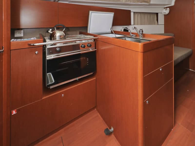 Oceanis 35.1 - photo 42