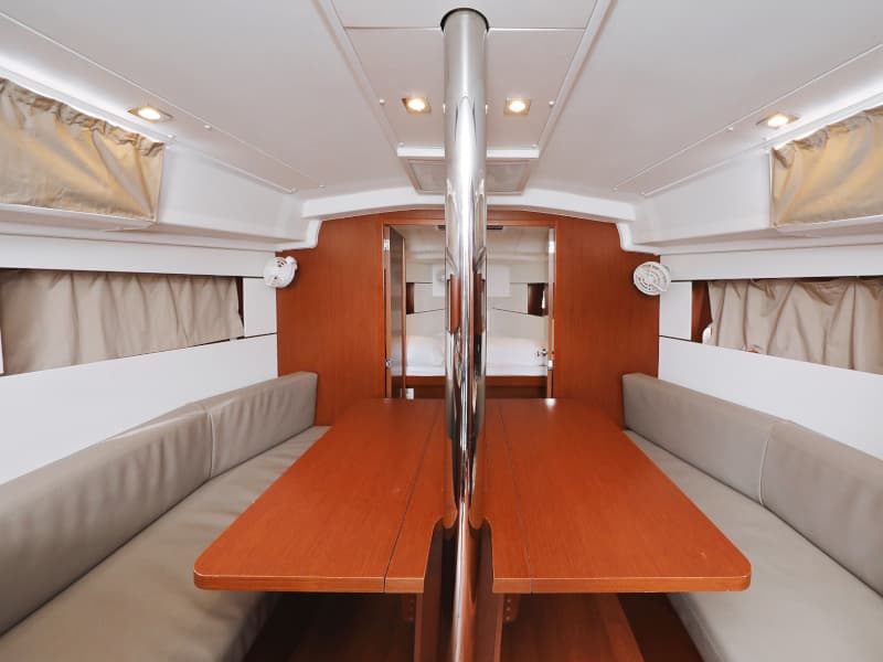 Oceanis 35.1 - photo 39