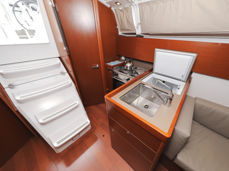 Oceanis 35.1 - photo 22