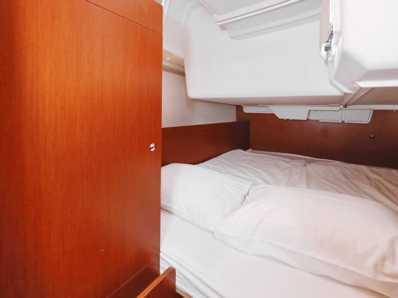 Oceanis 35.1 - photo 36