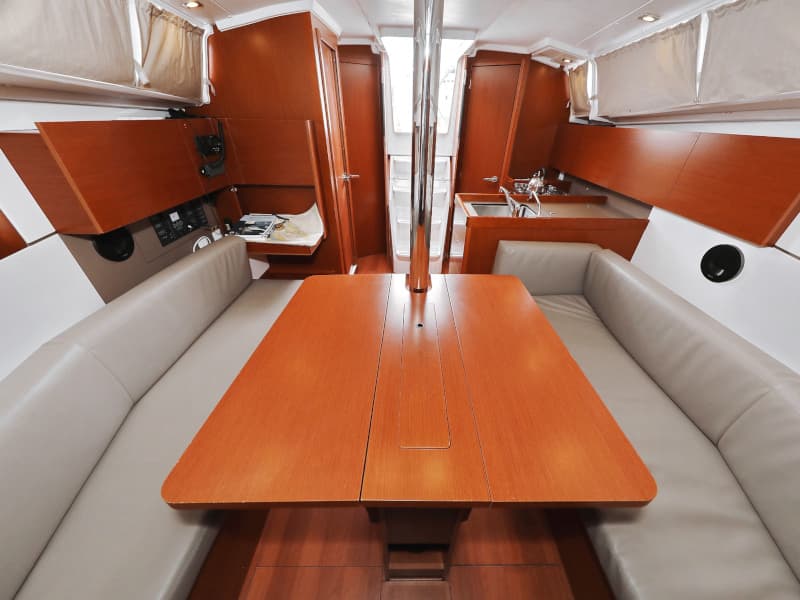 Oceanis 35.1 - photo 6