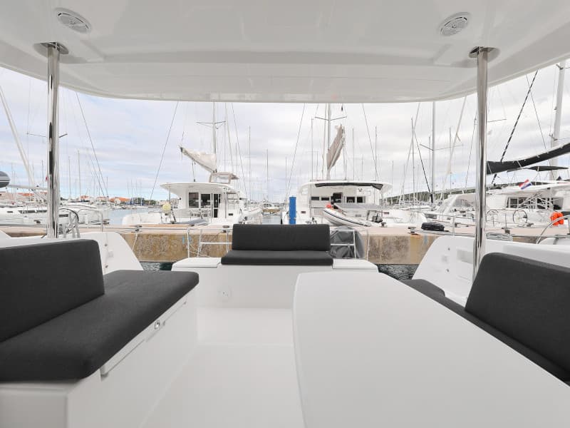 Lagoon 40 - photo 19