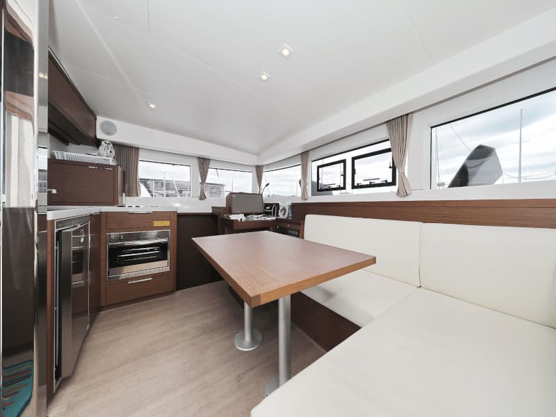 Lagoon 40 - photo 21