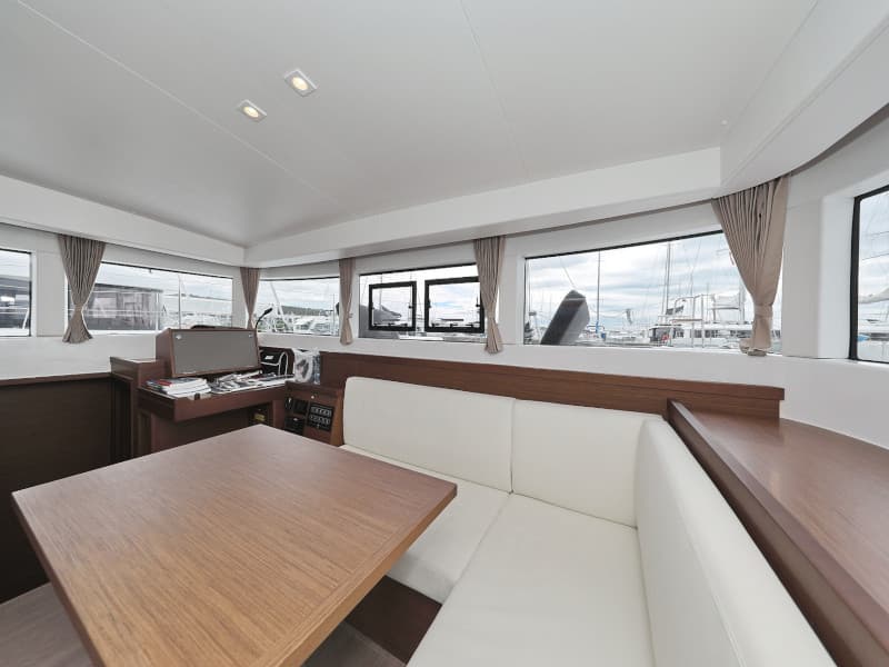 Lagoon 40 - photo 13