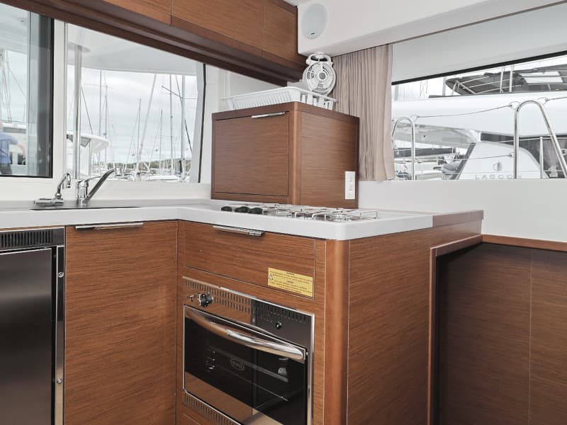 Lagoon 40 - photo 30