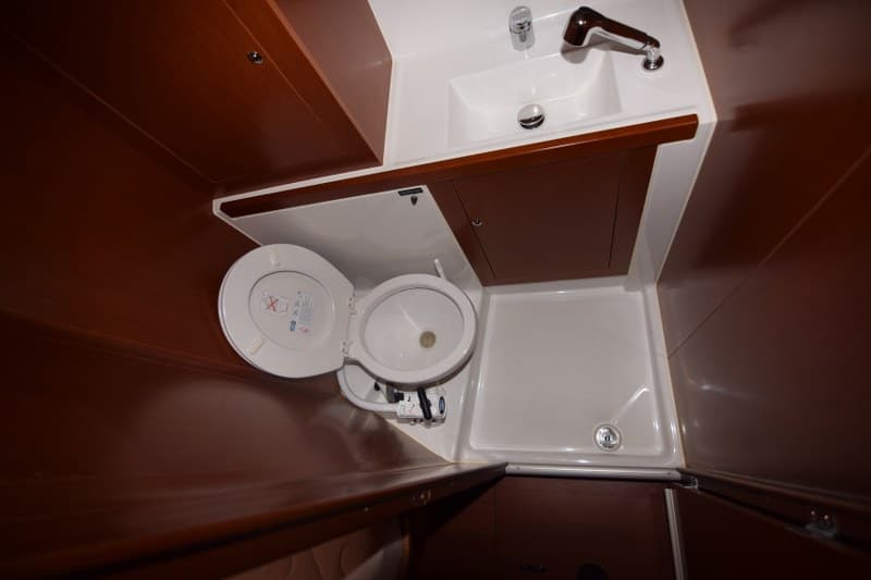 Oceanis 41.1 - photo 4