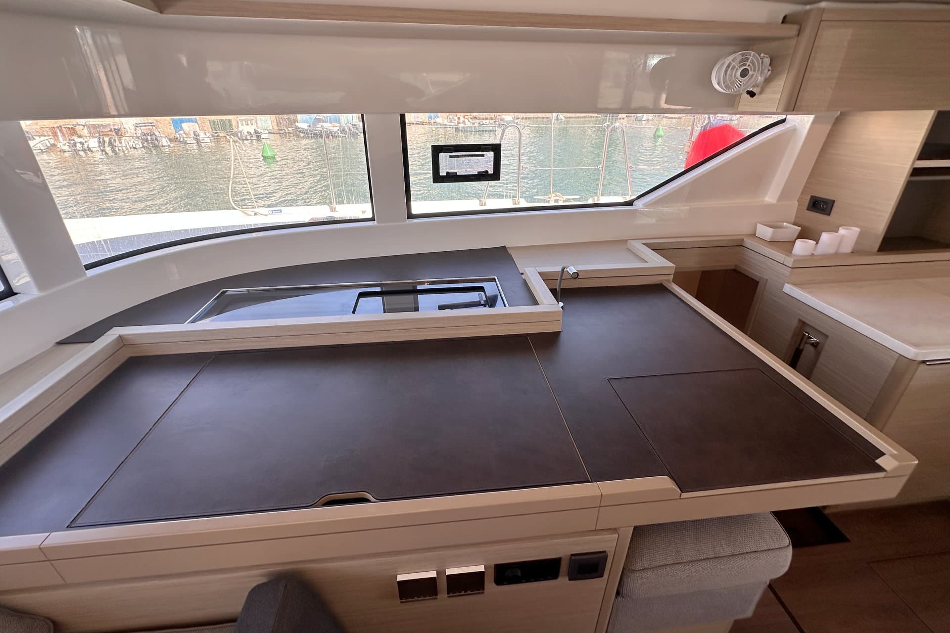 Lagoon 51 - photo 24