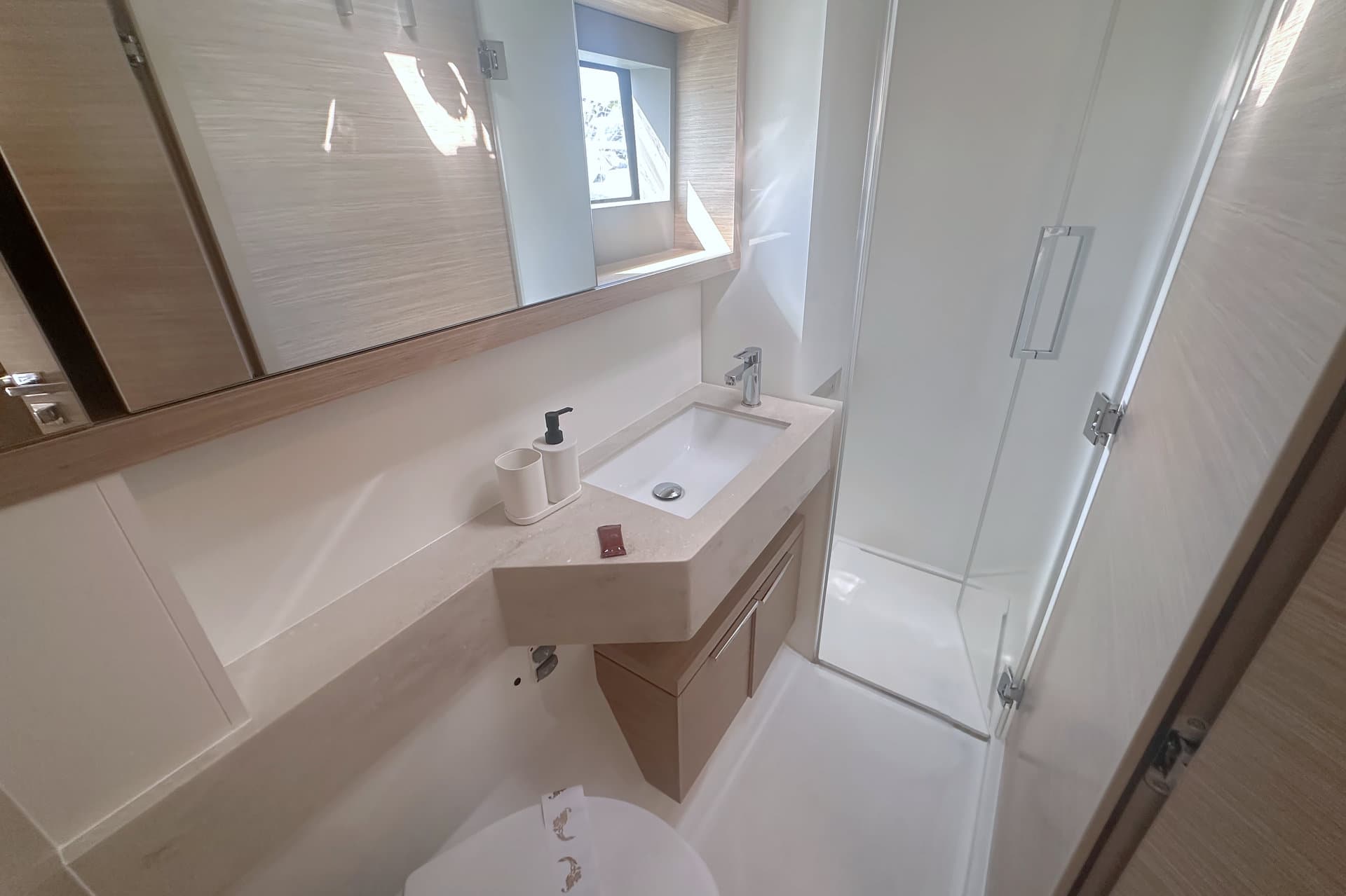 Lagoon 51 - photo 11