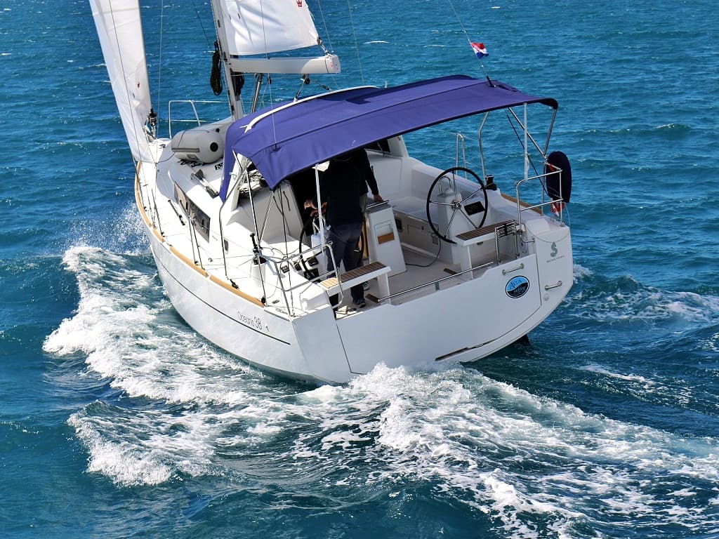 Oceanis 38.1 - photo