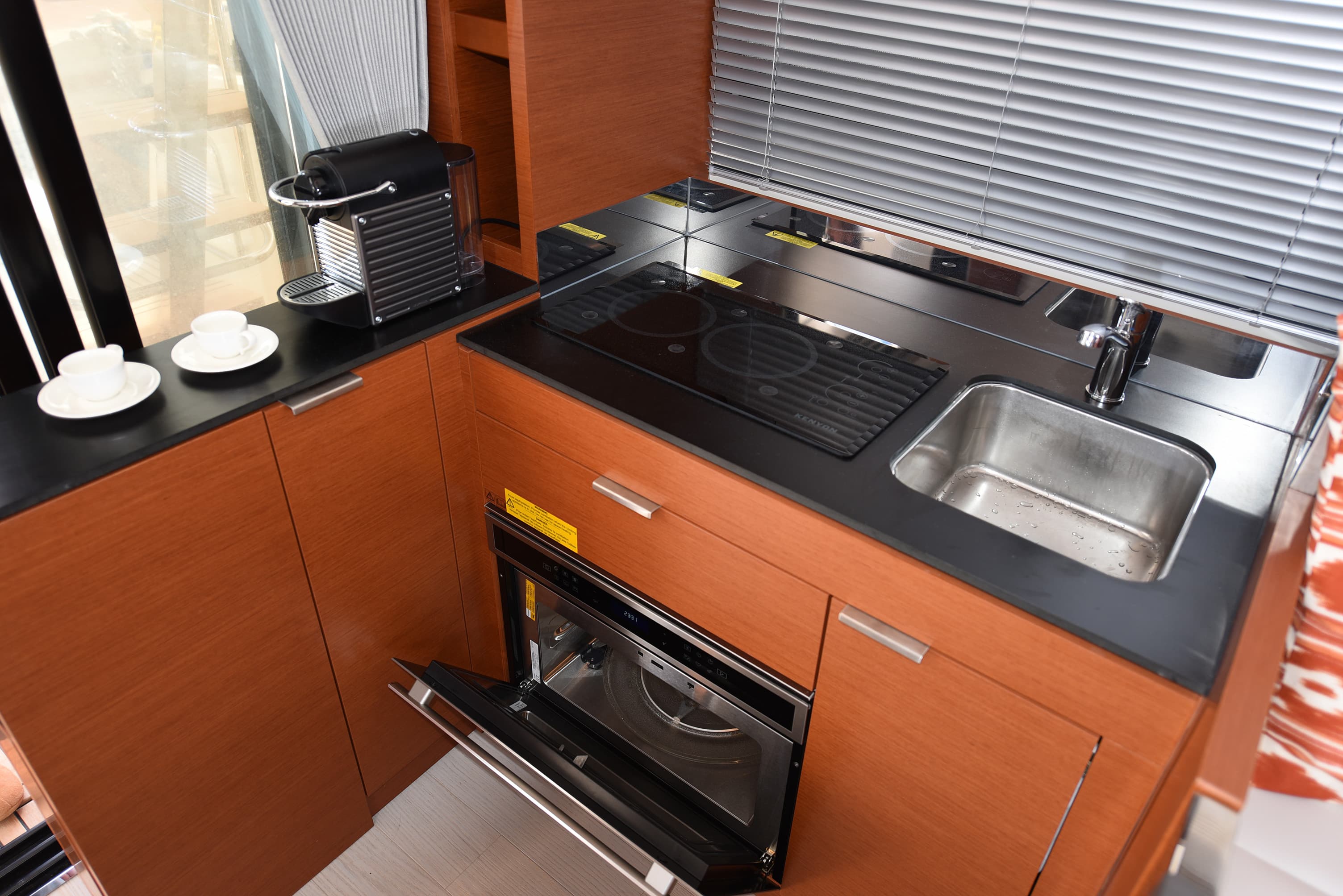 Prestige 42 Fly - photo 9