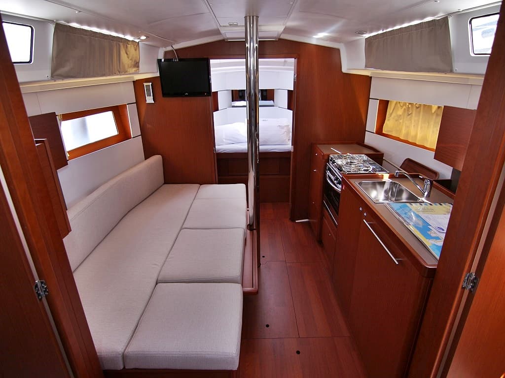 Oceanis 38.1 - photo 4