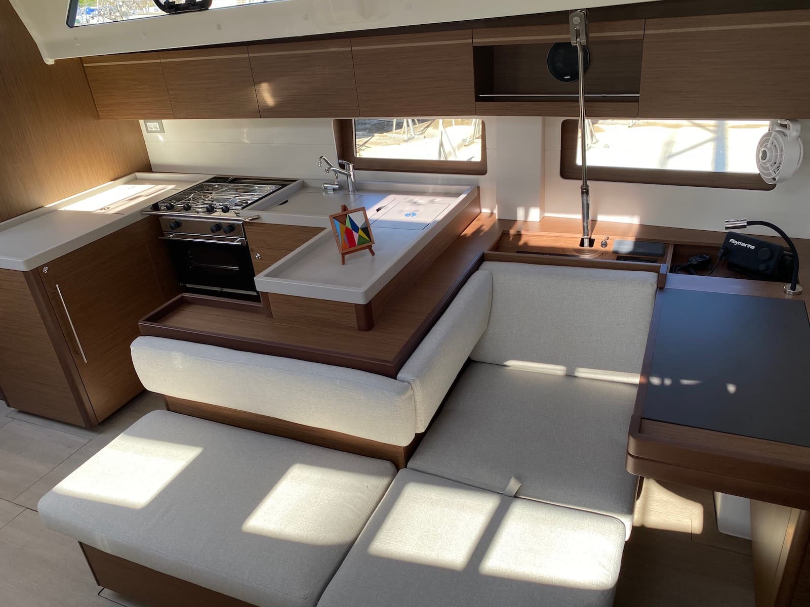 Oceanis 51.1 - photo 17