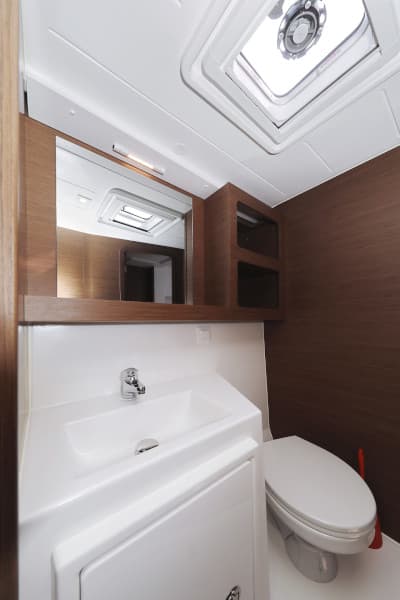 Lagoon 42 - photo 10