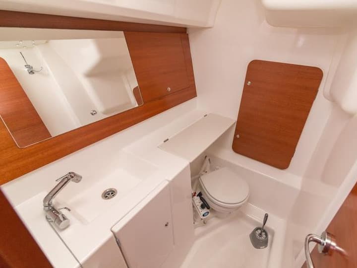 Dufour 335 Grand Large - photo 10