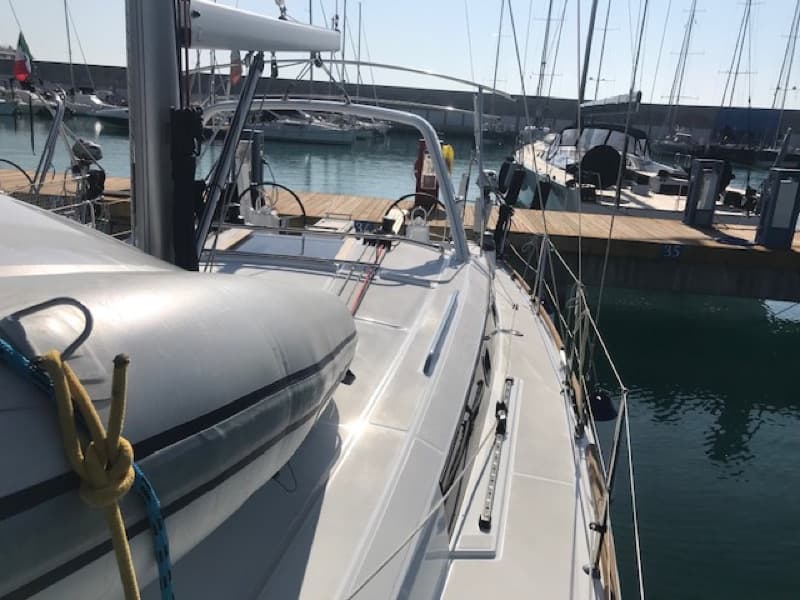 Oceanis 38.1 - photo 10