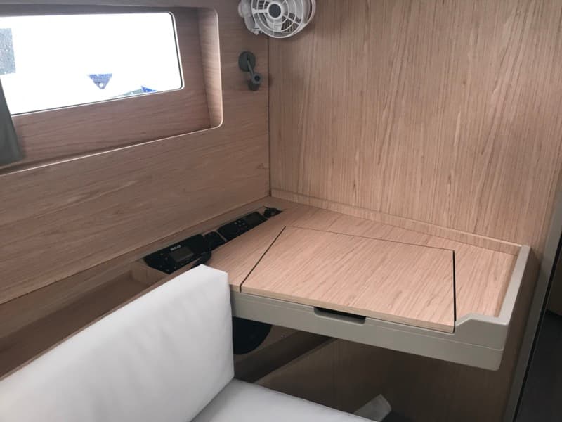 Oceanis 41.1 - photo 12