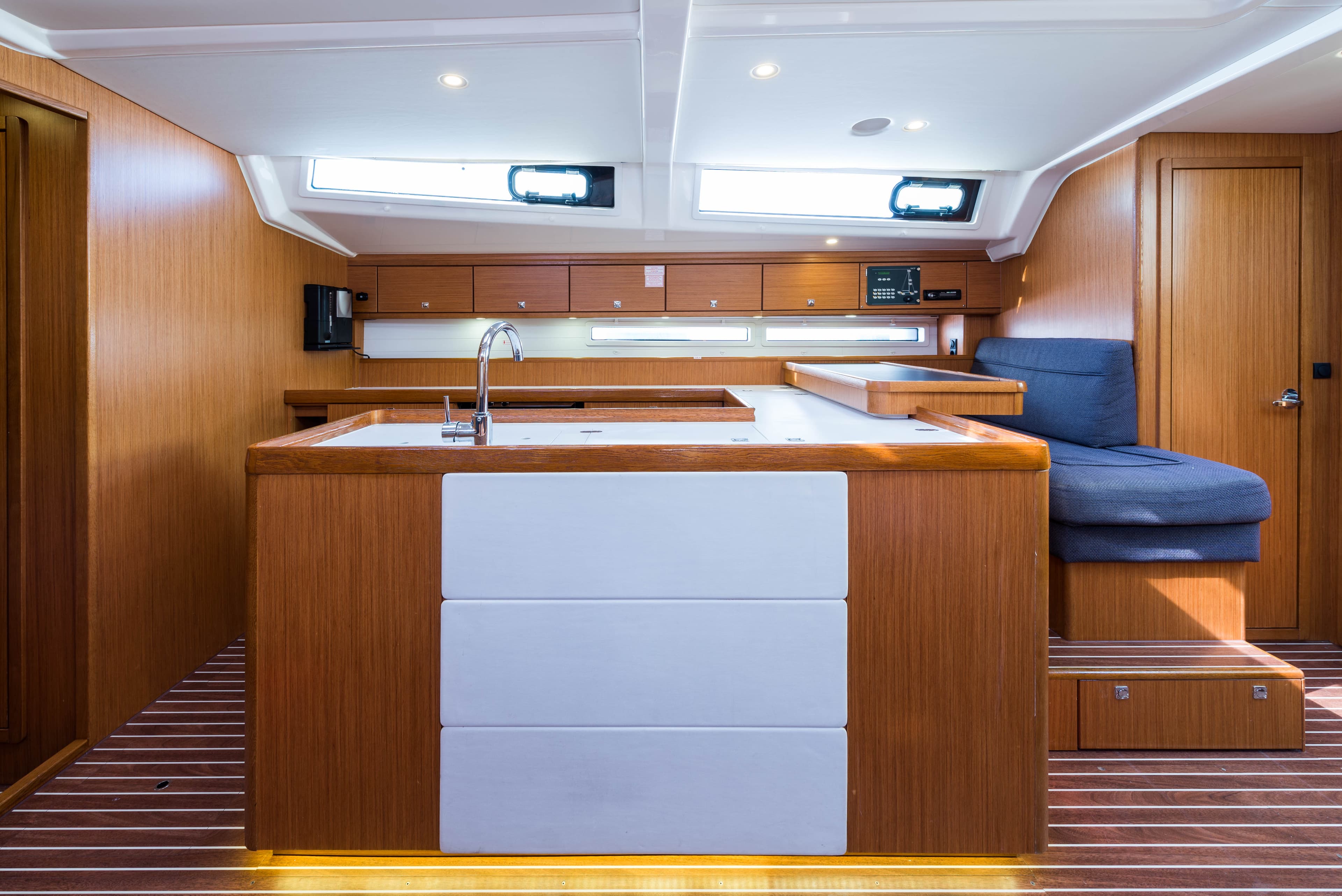 Bavaria Cruiser 56 - photo 8