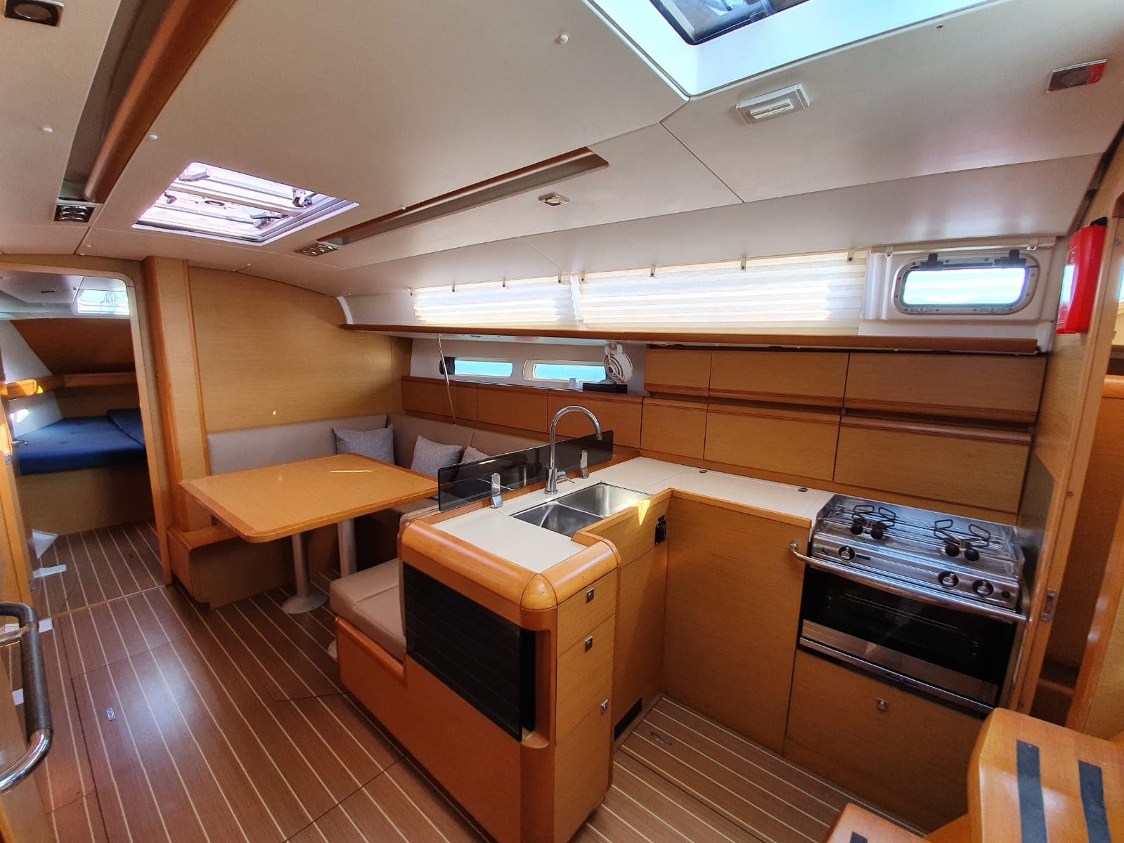 Sun Odyssey 409 - photo 4