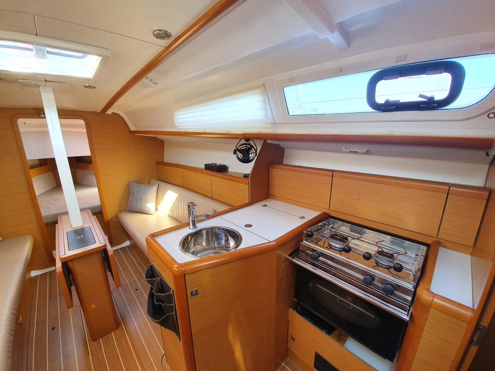 Sun Odyssey 33i - photo 22