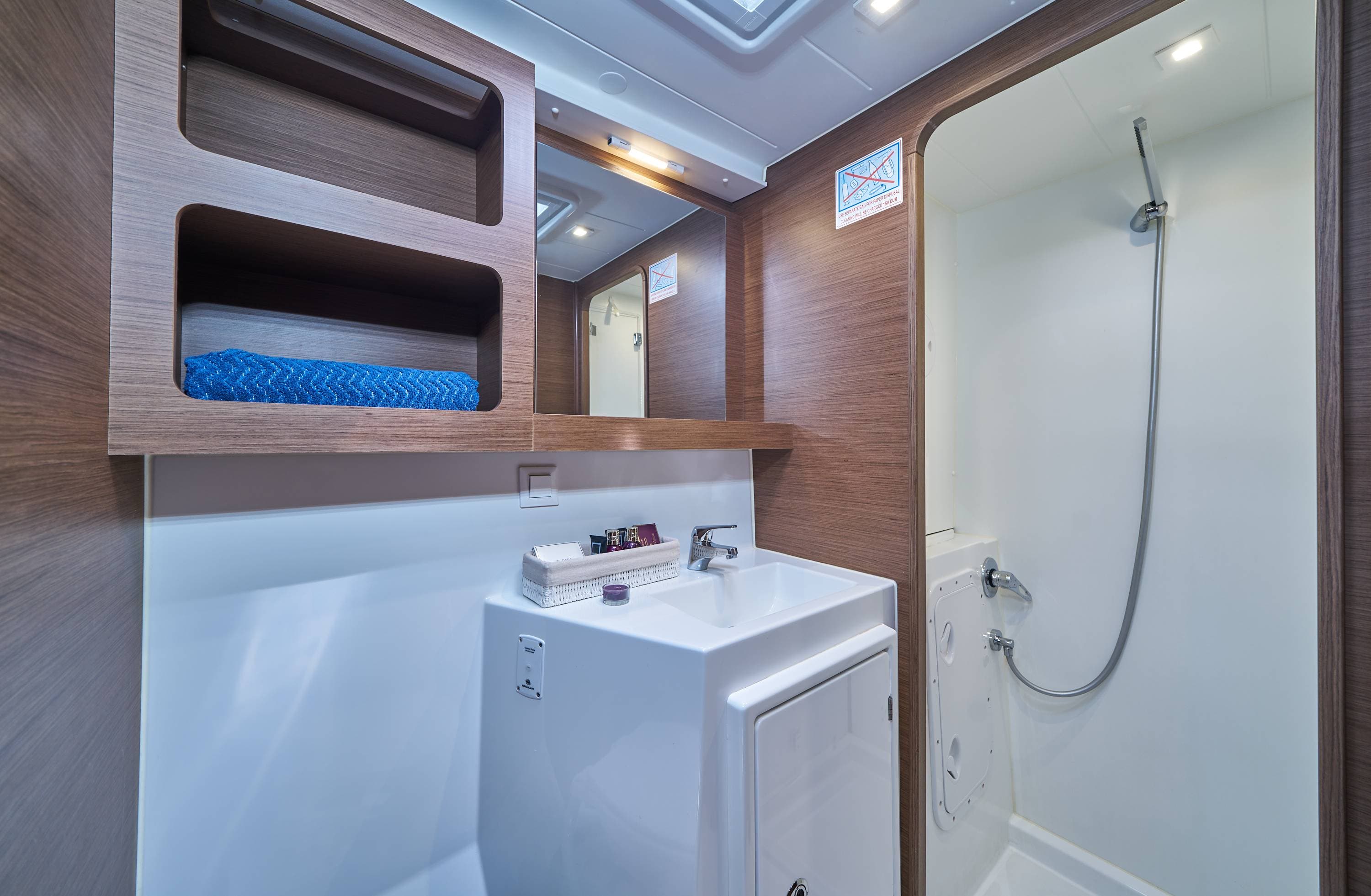 Lagoon 42 - photo 17