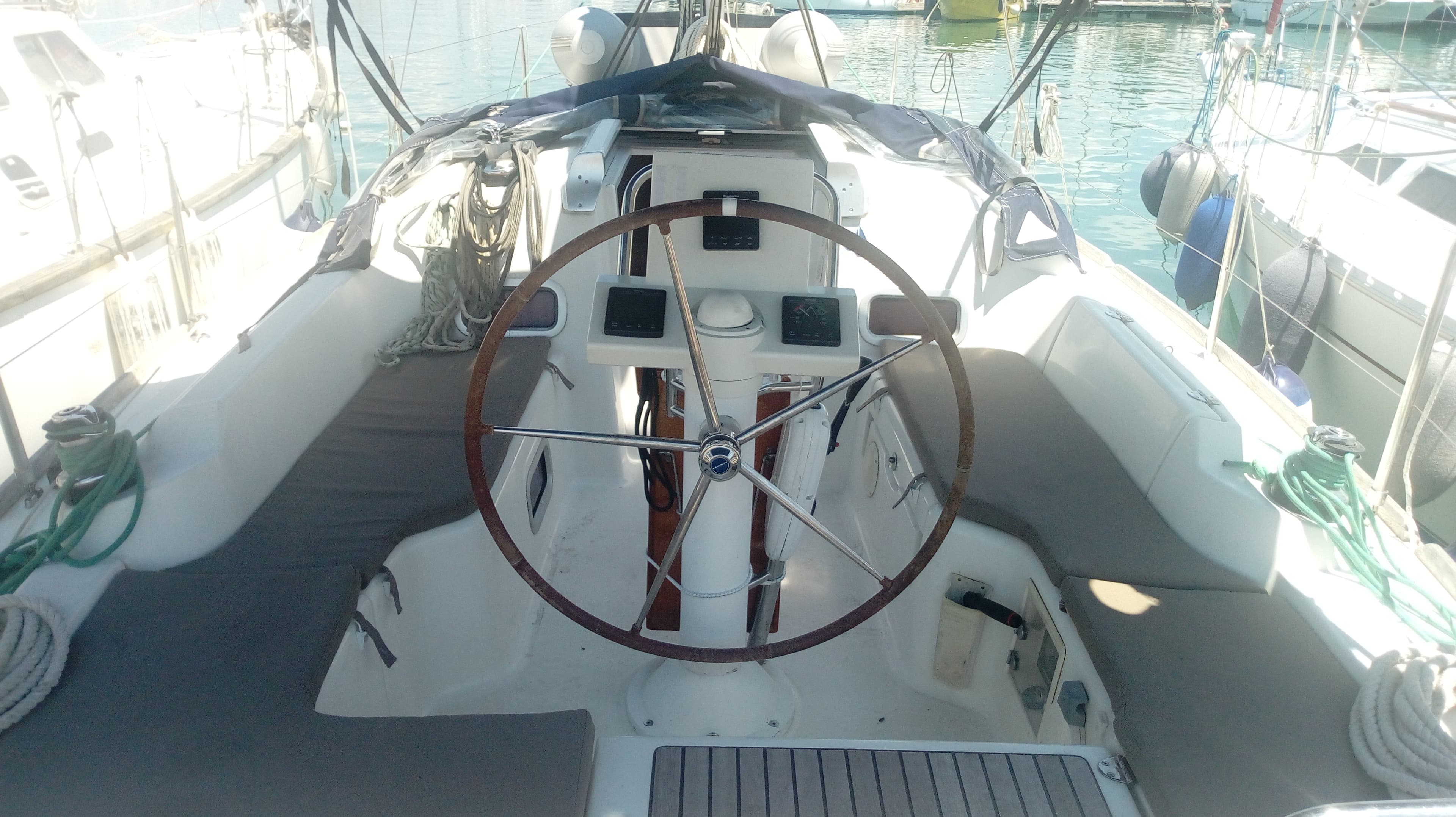 Oceanis 31 - photo 11