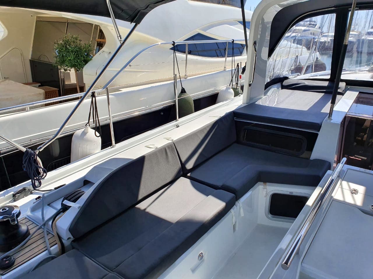 Oceanis 51.1 - photo 11