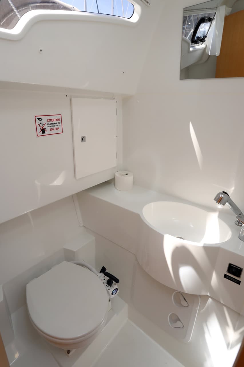 Sun Odyssey 319 - photo 6