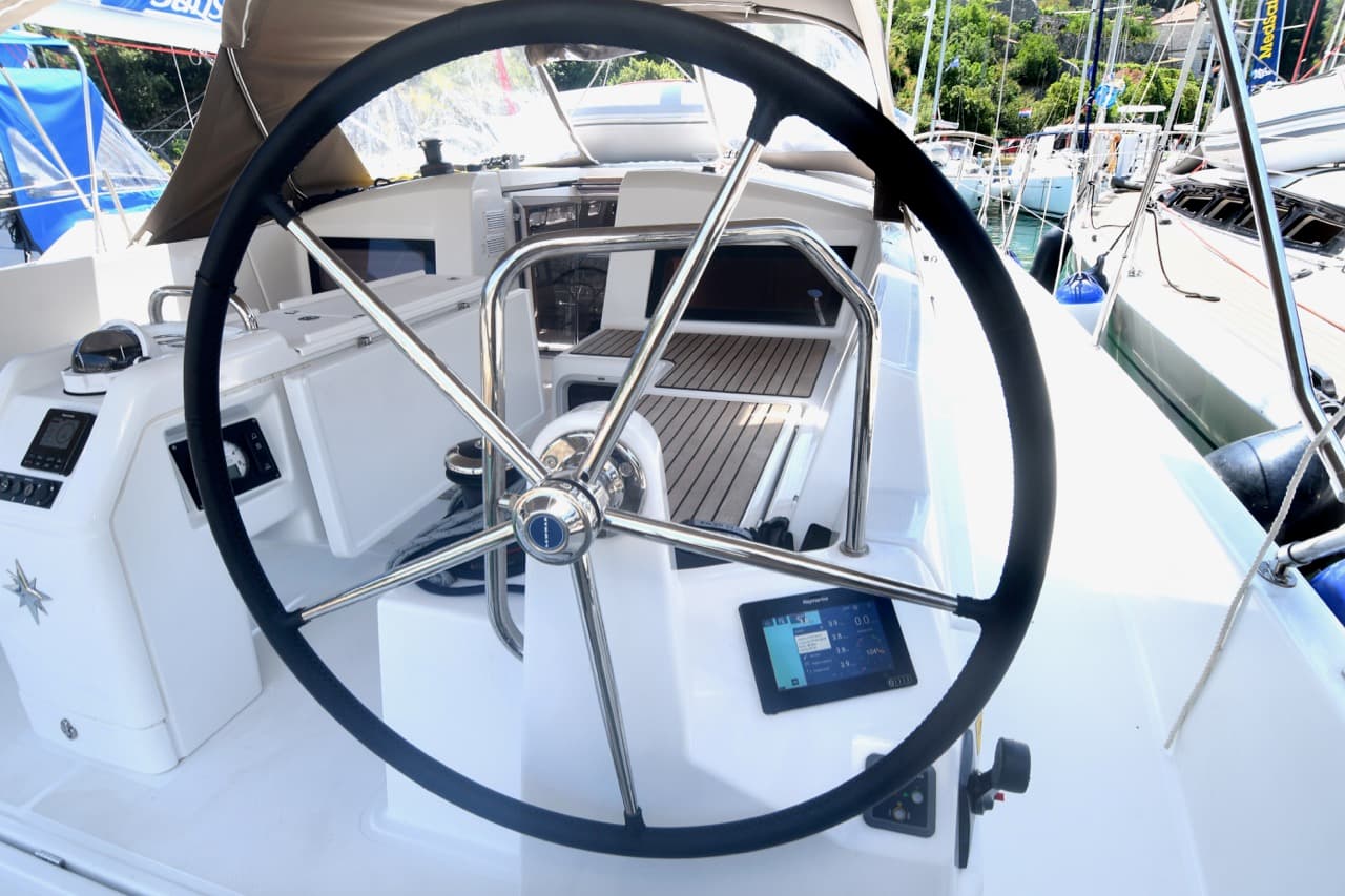 Sun Odyssey 440 - photo 4