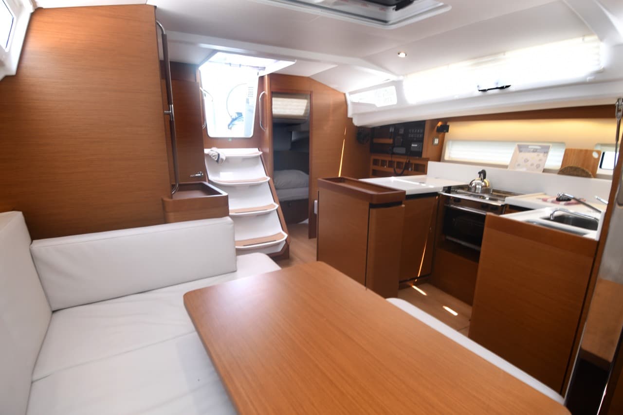 Sun Odyssey 440 - photo 10