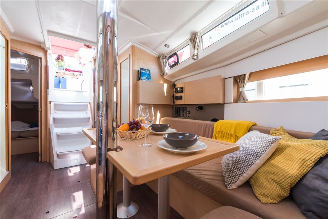 Oceanis 38 - photo 5