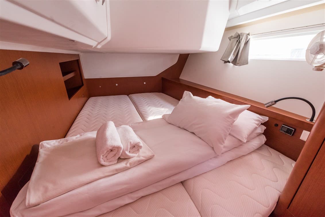 Oceanis 45 - photo 14